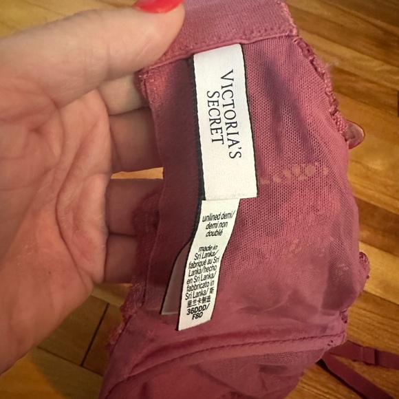 Victoria's Secret bra - Picture 2 of 2